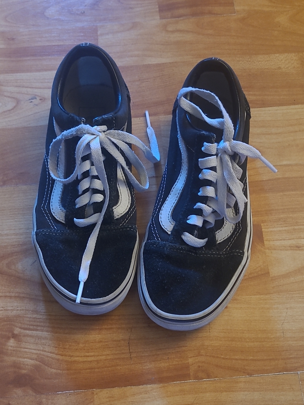 Kids Black and White Low-Top Skate Sneakers